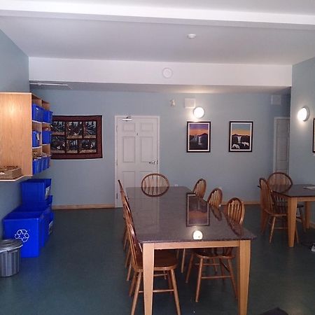 Hot Springs Campground & Hostel Upper Laberge Екстериор снимка
