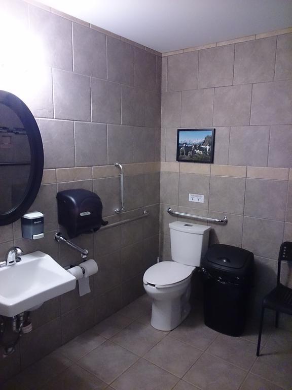 Hot Springs Campground & Hostel Upper Laberge Екстериор снимка
