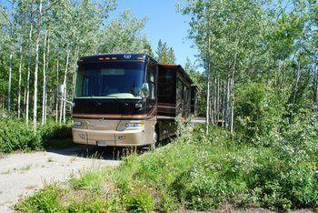 Hot Springs Campground & Hostel Upper Laberge Екстериор снимка