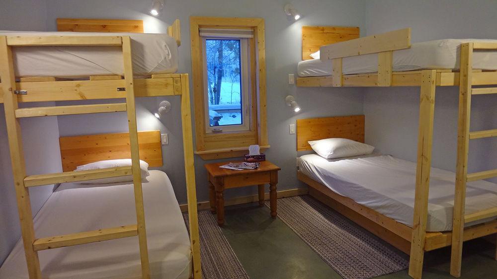 Hot Springs Campground & Hostel Upper Laberge Екстериор снимка